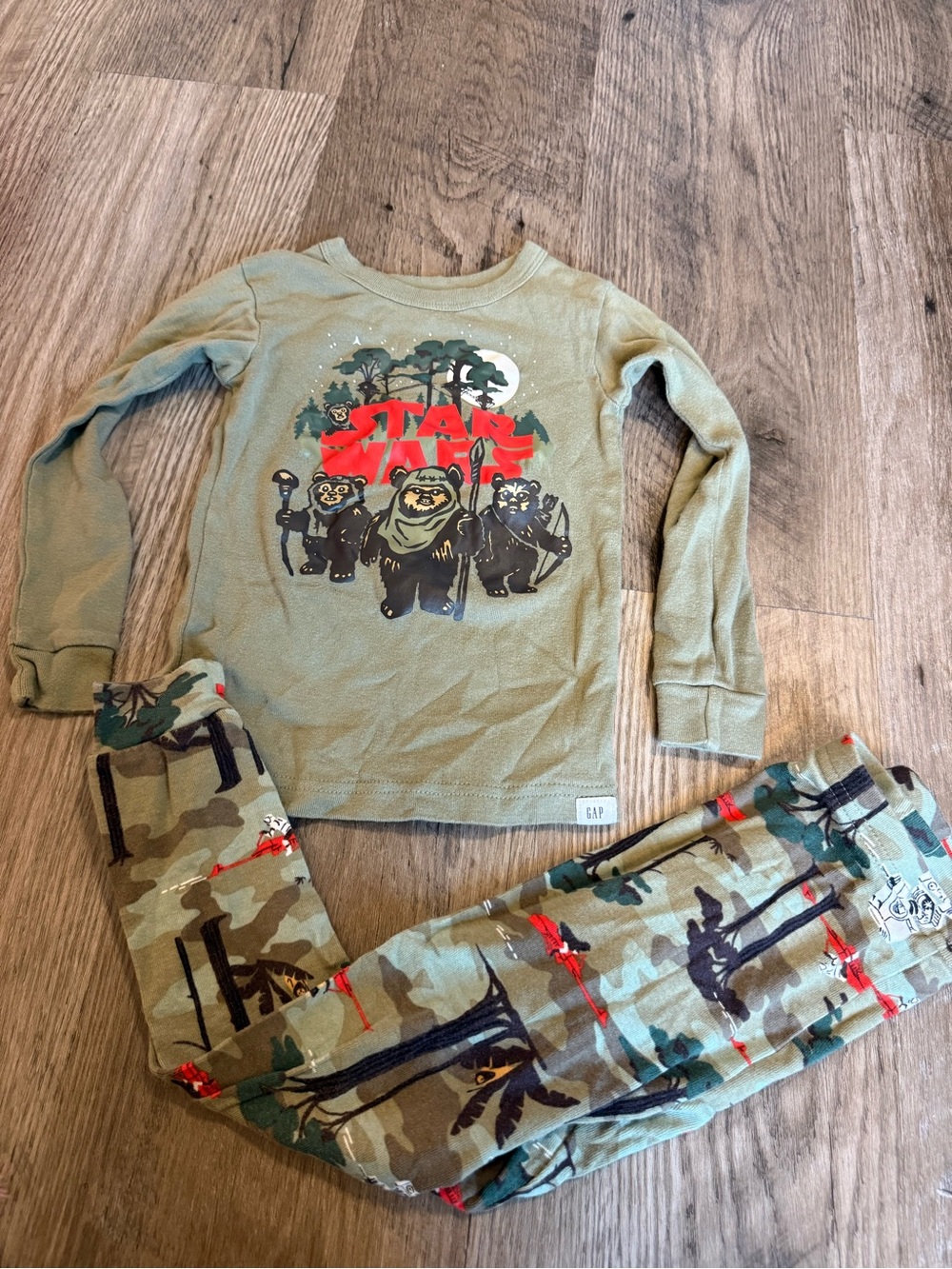 Gap Star Wars Ewok Pajama Set Kids Size 4 Organic Cotton Camo